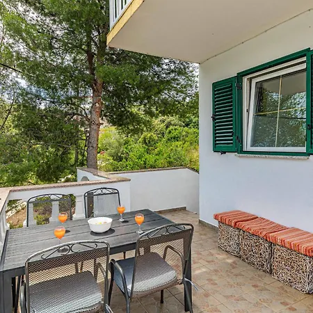 Holiday Home Drvenik Veliki 30 Holiday home *
