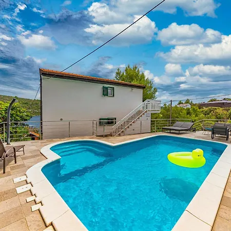 Holiday Home Drvenik Veliki 30 Holiday home *